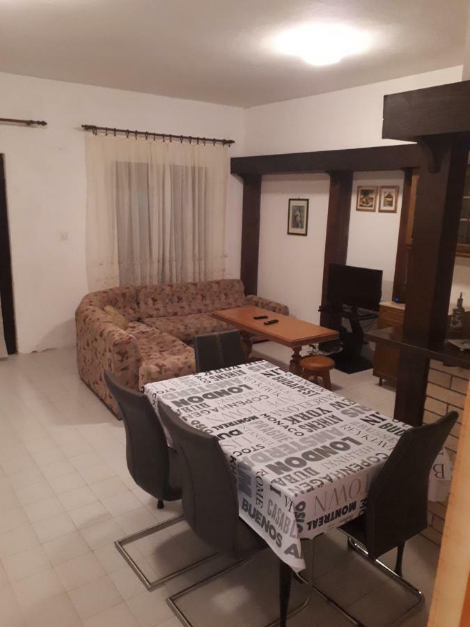 Apartmani Vuksanovic Pag Town Extérieur photo