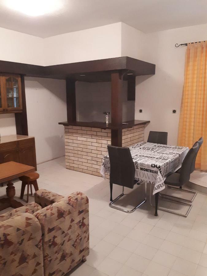 Apartmani Vuksanovic Pag Town Extérieur photo